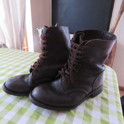 Pair of SADF genuine leather brown boots in size 6.5. Issued 2003 by BAGSHAW. Army size 247