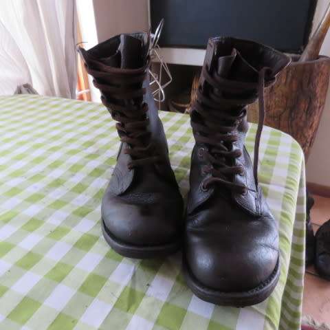 Pair of SADF genuine leather brown boots in size 6.5. Issued 2003 by BAGSHAW. Army size 247