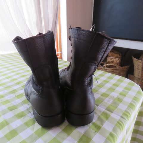 Pair of SADF genuine leather brown boots in size 6.5. Issued 2003 by BAGSHAW. Army size 247