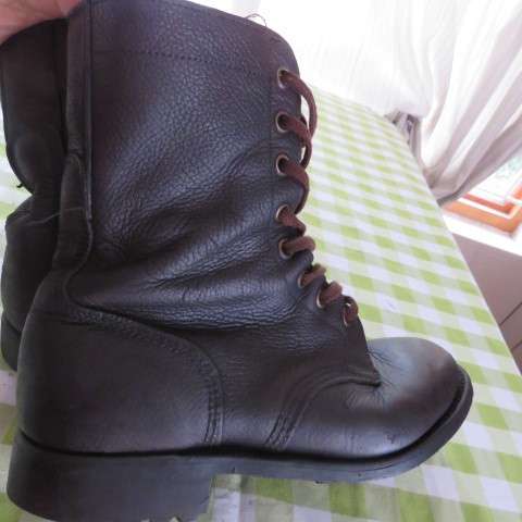Pair of SADF genuine leather brown boots in size 6.5. Issued 2003 by BAGSHAW. Army size 247