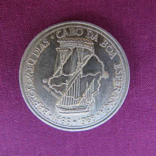 Bartolomeu Dias commomeration coin 1488 to 1988.....50 years.....back Portuguesa Republic