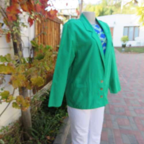 Emerald green 100% cotton long sleeve jacket with epuletts in size 38/14, Casual or smart wear.