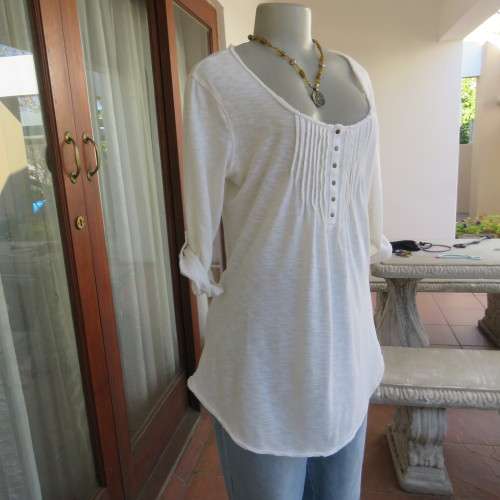 Easy to wear cream slip over elbow length top in stretch polycotton. Size 38/14 by `Real` clothing.