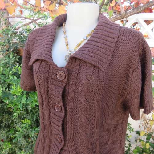 Choc brown button down acrylic knit short sleeve cardigan with collar. Size 38/14.By AUDACITY.