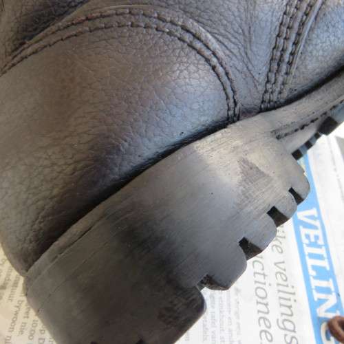 Pair of SADF brown genuine leather boots in size 5 by DWS issued 2009 in army size 232M.As new