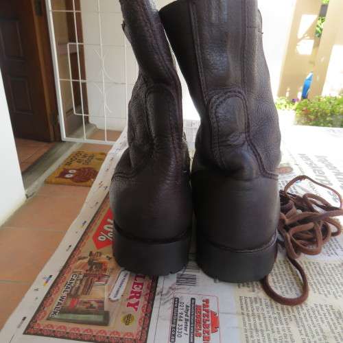 Pair of SADF brown genuine leather army boots in size 5 by DWS issued 2009 in army size 232.As new