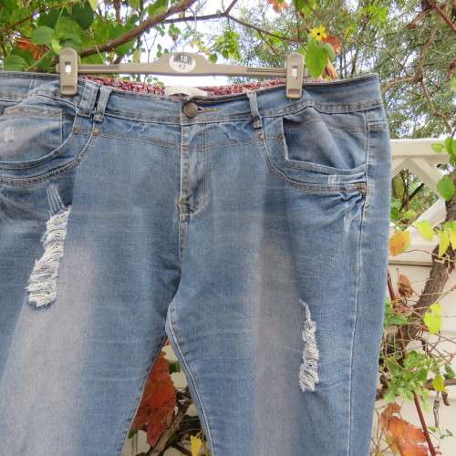 Sexy skinny leg blue denim jeans in size 48/24 by Curve INSYNC. Distressed look As new.