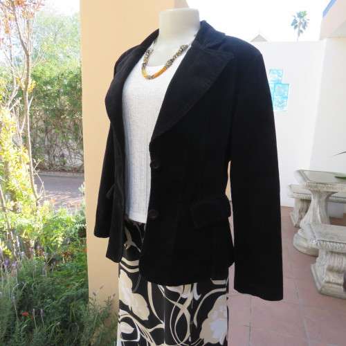 Warm corduroy tailored jacket by LUCY'S FASHION in size 38/14. Stretch cotton. Good condition