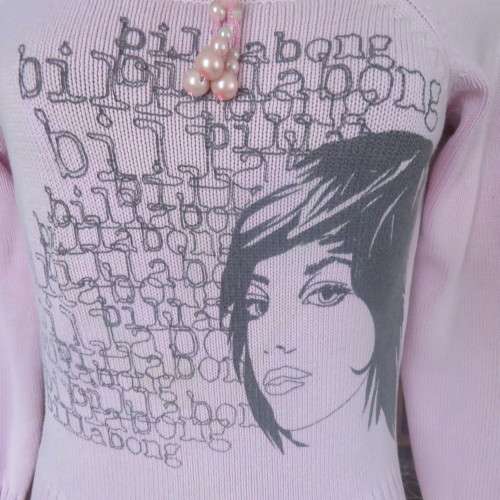 BILLABONG long raglan sleeve sweater in pale pink with logo in size 32/8 In acrylic and cotton blend