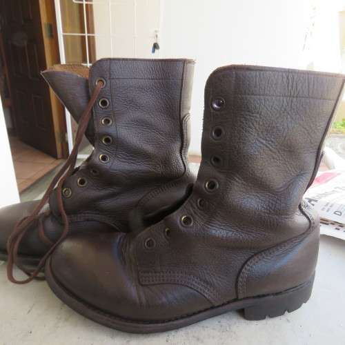 Pair of SADF brown genuine leather army boots size 7 issued 2010 by DWS. Army size 255 W.