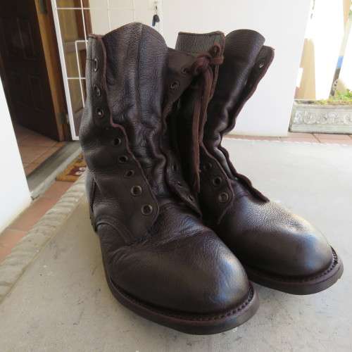 Pair of SADF brown genuine leather army boots in size 7.5 issued 2008 by DWS. Army size 262 W.