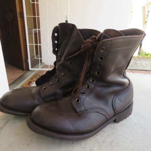 Pair of SADF brown genuine leather army boots in size 7.5 issued 2008 by DWS. Army size 262 W.