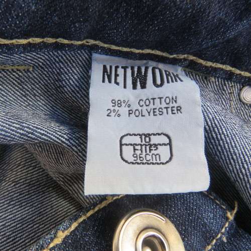 Chic denim cropped jeans with pockets on leg sides. Front and dummies at back size 34/10 by NETWORK.