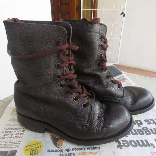 Pair SADF brown genuine leather boots in size 5.5. Issued 2005 by MGS. Army size 240 W.