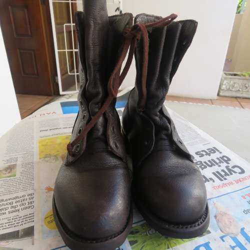 Pair SADF brown genuine leather boots in size 4.5. Issued 2008 by DWS. Army size 232 M.