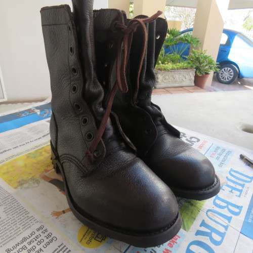 Pair SADF brown genuine leather boots in size 4.5. Issued 2008 by DWS. Army size 232 M.