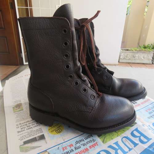 Pair SADF brown genuine leather boots in size 4.5. Issued 2008 by DWS. Army size 232 M.