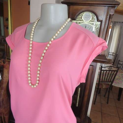 Crimson colour slip over top with short zip at back.By FOREVER NEW in size 36/12. Armhole cuffs.