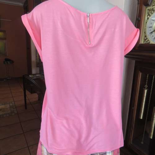 Crimson colour slip over top with short zip at back.By FOREVER NEW in size 36/12. Armhole cuffs.