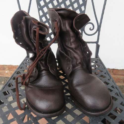 Pair SADF genuine leather brown boots in size 8.5 issued 2010 by DWS. Army size 270M.Good cond.