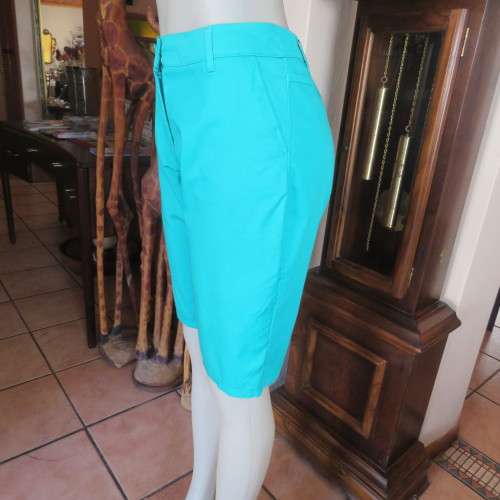 Atrractive seagreen dress style shorts. Size 38/14. By Image. In stretch cotton fabric. As new.