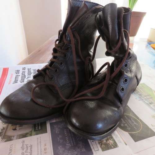 Pair SADF genuine leather boots. Size 8 1/2 army size 270W. Issued 2010. By DWS. Good condition.