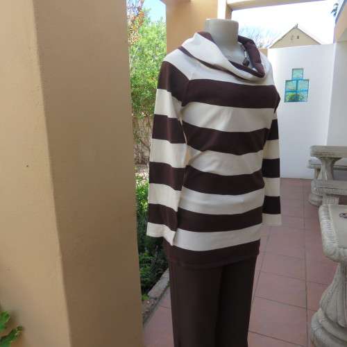 Extra long horizontal striped long sleeve pull over top. Size 38/14 by INWEAR. Good condition.