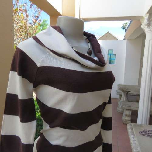 Extra long horizontal striped long sleeve pull over top. Size 38/14 by INWEAR. Good condition.