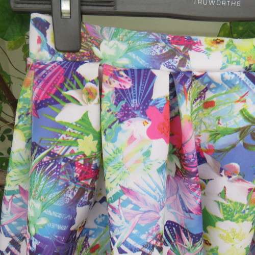 Floral fashion pleated skirt in stretch polyester By `RT` For girls 11-12 year old New condition