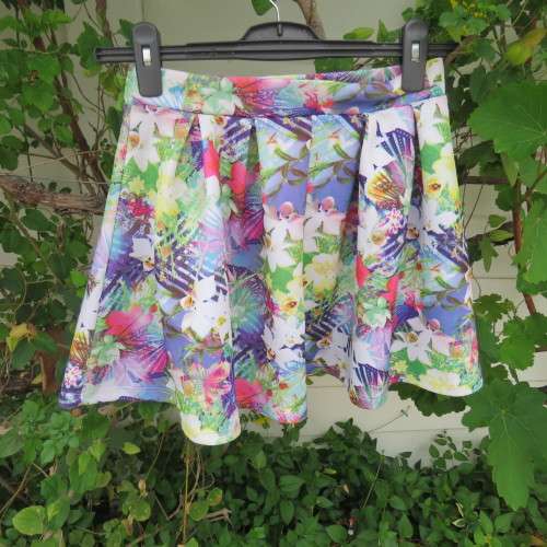 Floral fashion pleated skirt in stretch polyester By `RT` For girls 11-12 year old New condition