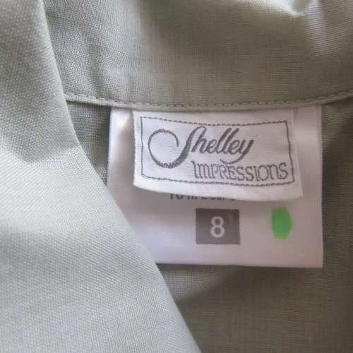 Amazing light moss green sleeveless vintage top By `Shelly Impressions` Size 34-10 New condition