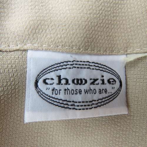 For those who are `CHOOZIE`, rich cream long sleeve top Button down front Size 44-20 As new