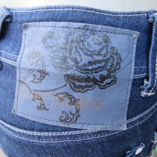 Fashion denim jeans in skinny kick flare. By `Island River Denim`. Size 31/8. New condition.