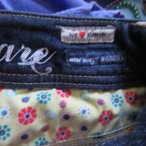 Fashion denim jeans in skinny kick flare. By `Island River Denim`. Size 31/8. New condition.