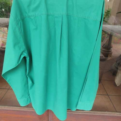 Men`s grass green long sleeve durable work shirt. Size L-chest 120cm. Used but good for everyday use