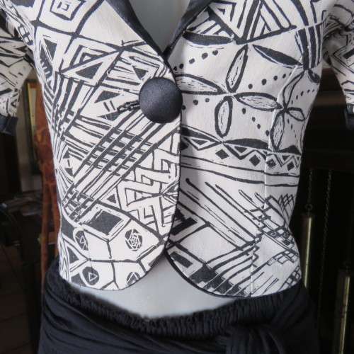 State of the art  cropped special occasion top. In size 30/6. Boutique made. New condition.