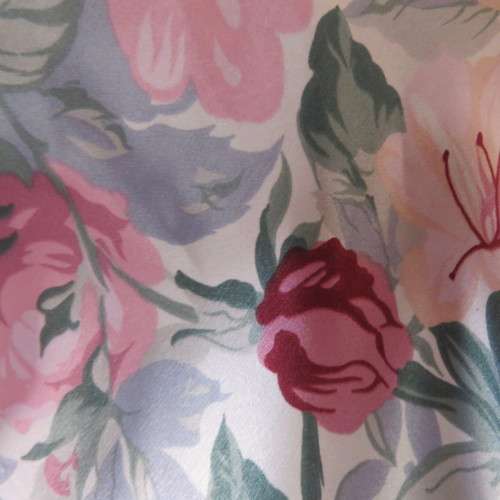 `Victoria Secret` satin night top in cami style. With adjustable straps. Size 30/6. New condiiton.