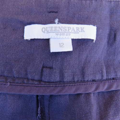 Wide legged pants by `Queenspark` in size 36/12. In 100% linen. Very dark purple. As new.