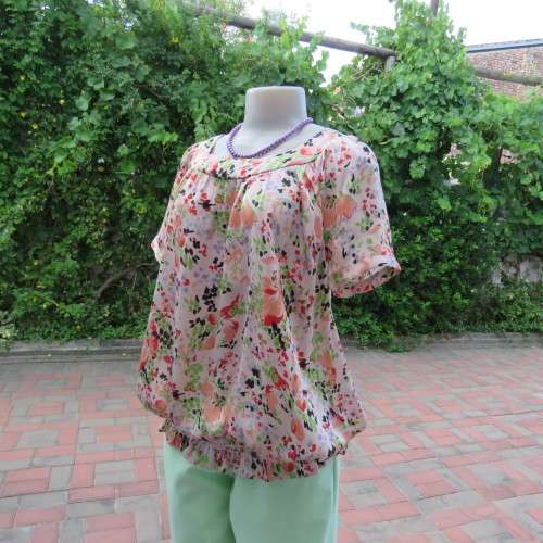 Blouson style top in soft and silky polyester with round banded neckline. Size 36/12 by EXACT