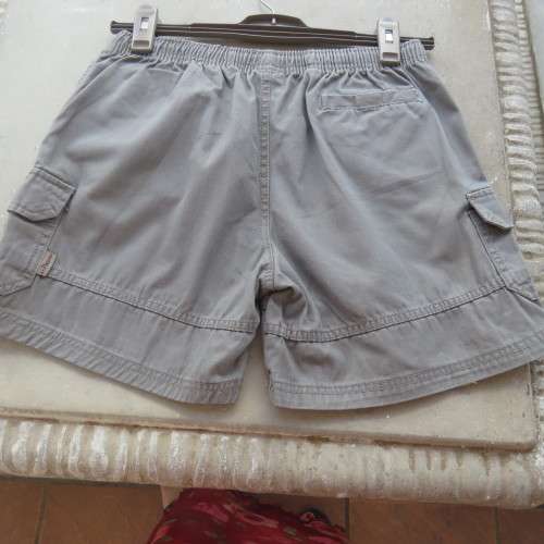 Khaki colour boy`s shorts by MAXED sport in 100% cotton for boy 13 to 14 years old. As new.