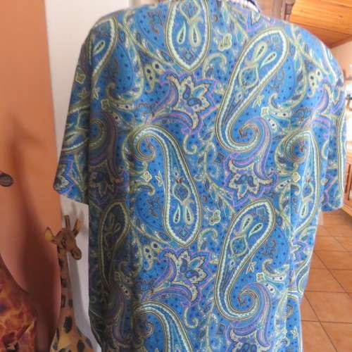 As new short sleeve top in blues, yellow, lilac and brown paisley designs. Size 46/22 by IMAGEMAKERS