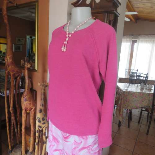 Get noticed in this rose pink slip over Knit by JAQUELINE DE YONG. Size 40/16. In as new condition.
