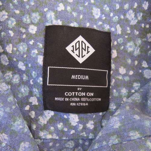 Handsome long sleeve men`s shirt in blues by COTTON ON in size Medium...102cm chest. As new