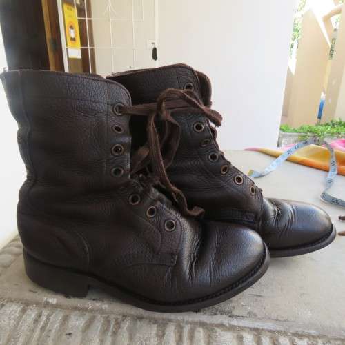 Pair SADF army brown leather boots in size 6/245 army size. By DWS from 2009. Very good cond.