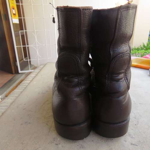 Pair SADF army brown leather boots in size 6/245 army size. By DWS from 2009. Very good cond.