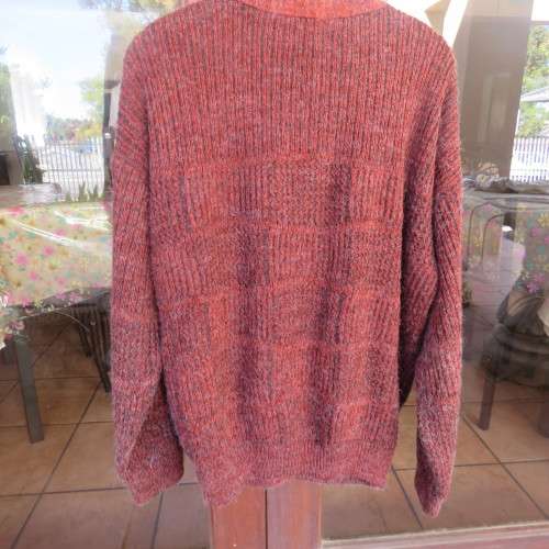 Handsome men`s double knit rust/black button down cardigan size Large by BELJOHN.New condition