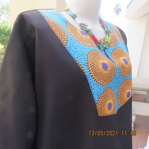 Ethnic boutique made black/blue,brick patterned top for men  size XXXL or woman 50/26+.New cond.