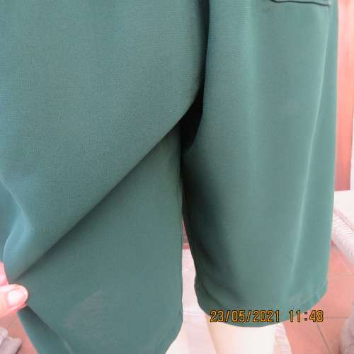 Hunters green under knee length pants in 2 layers sheer polyester with elasticated waist. Size 44/20