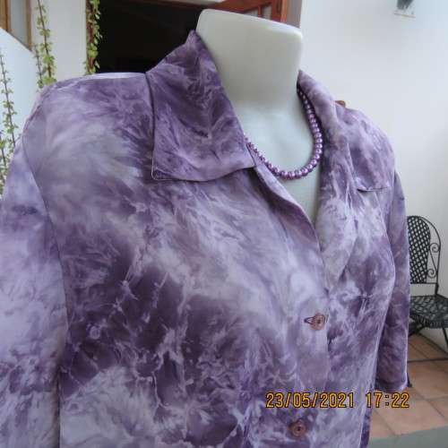 Fabulous DIANELLO size 46/22 short sleeve marble patterned purple/lilac top. Button down.As new