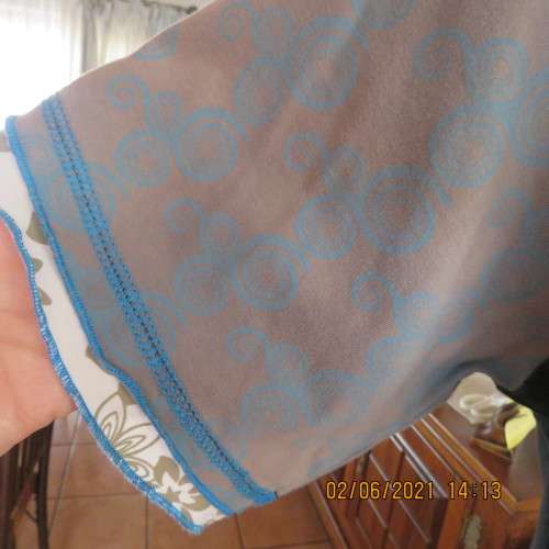 Beautiful black stretch cotton KHEERA long top with white/beige and grey/blue inlays.Size 36/38